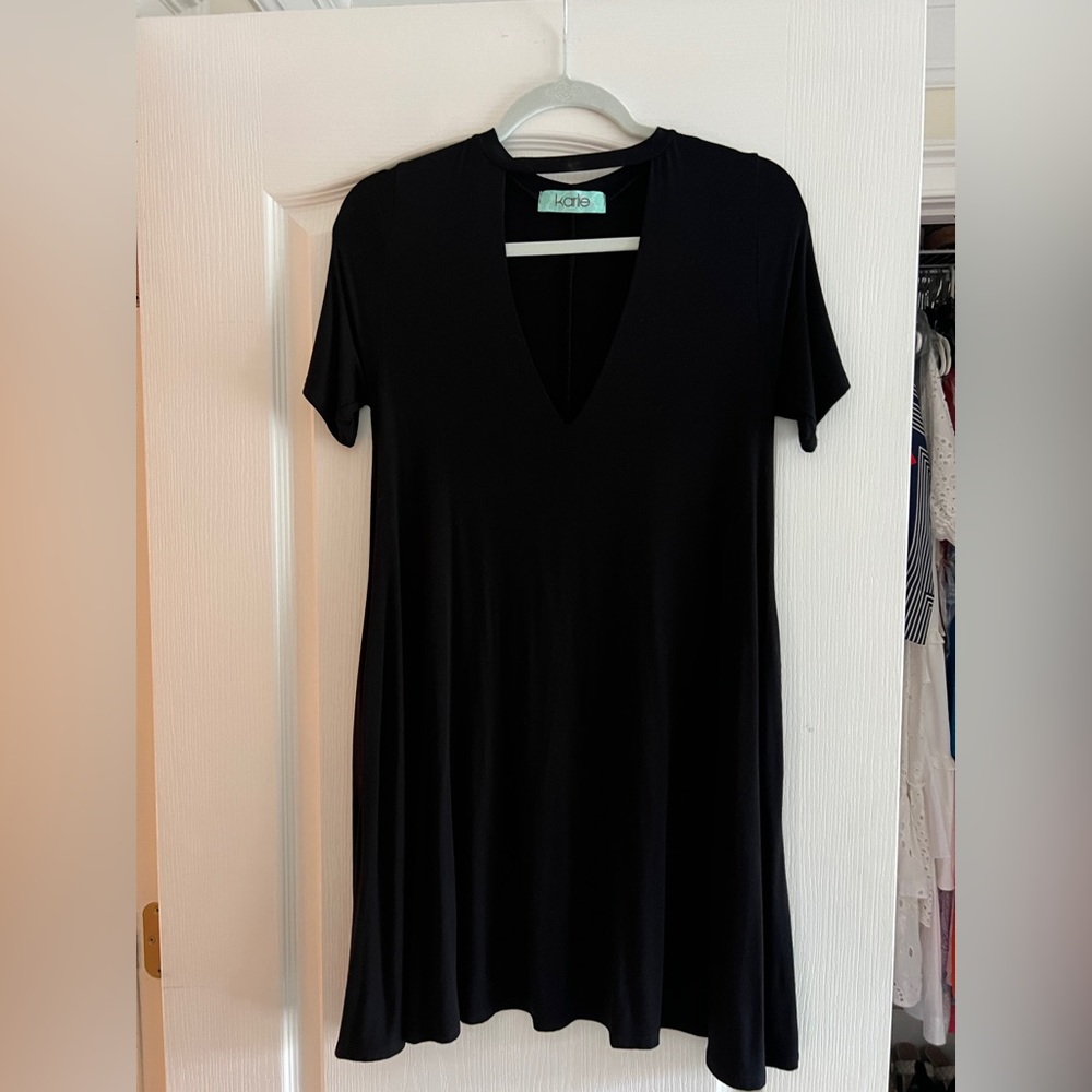 Karlie V Neck Dress size Small